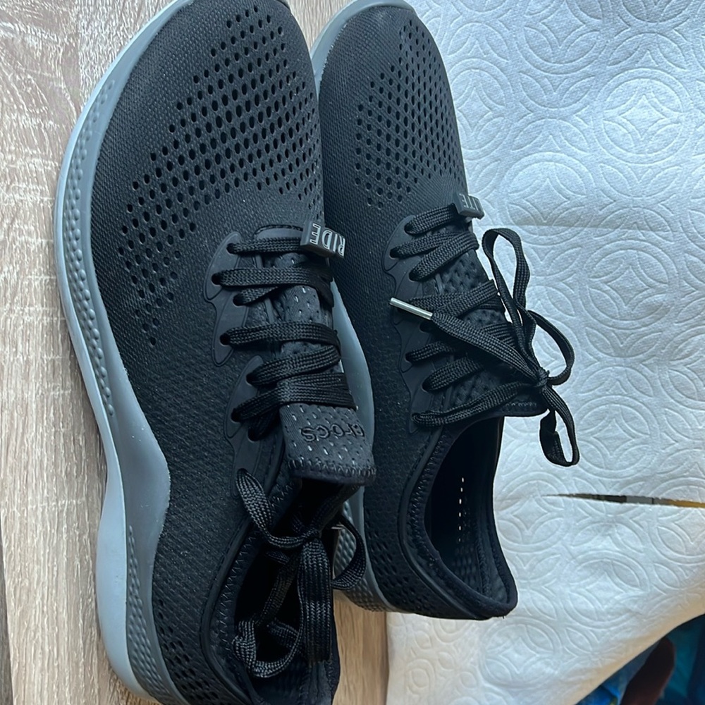 Crocs men. Almost new. Only worn once
